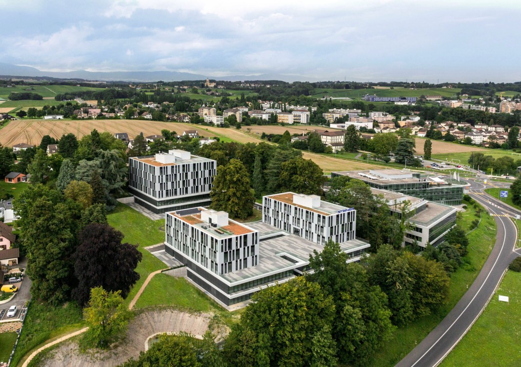 LAKE GENEVA PARK C + D – Tolochenaz