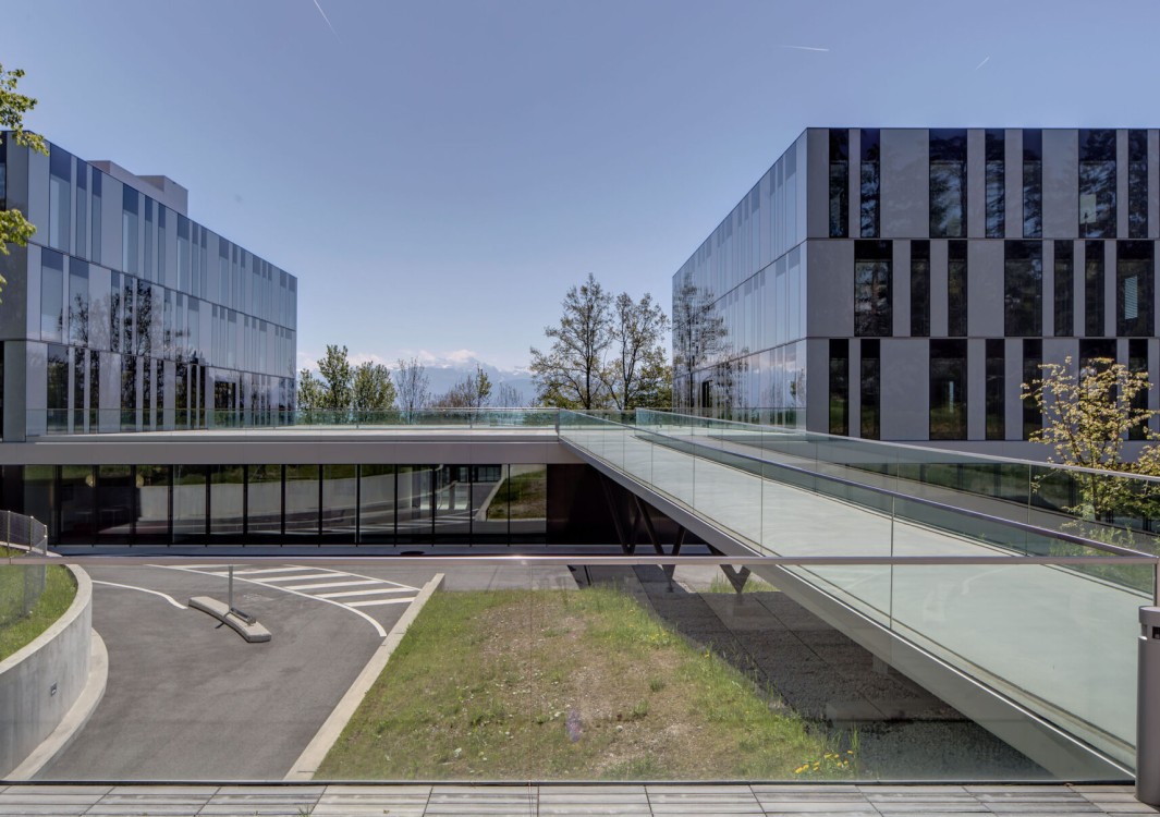 LAKE GENEVA PARK C + D – Tolochenaz